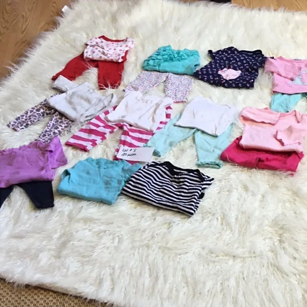 Lot of 20 mix & match pieces of 0 to 3 month girls
